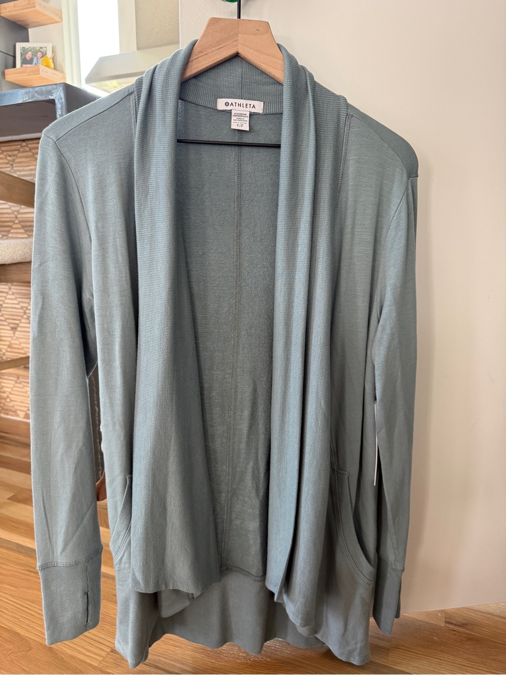 NWT Athleta Pranayama Wrap - Size Small